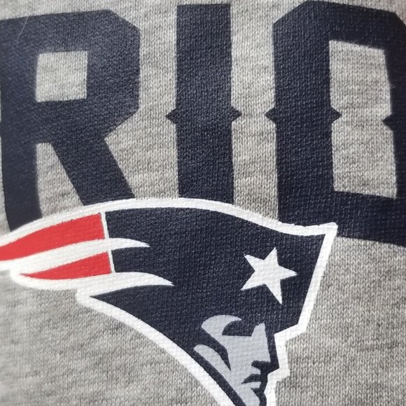 Nike New England Patriots Club Pullover Hoodie - Picture 2 of 2